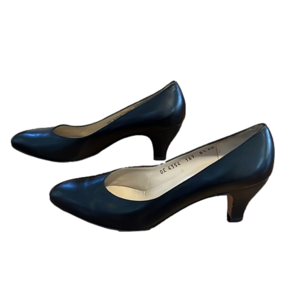 Salvatore Ferragamo black Italian leather heels